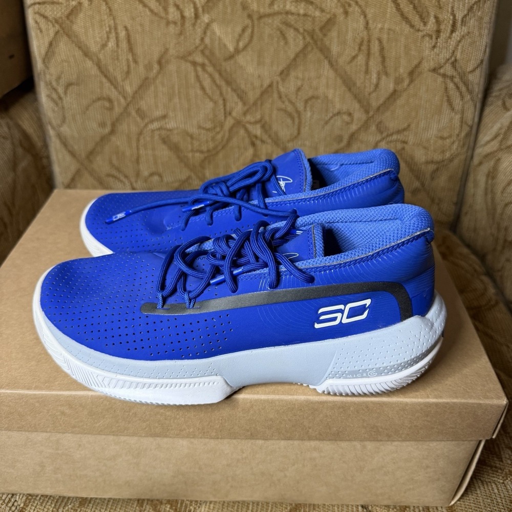 Under Armour  GS Curry  SC‎ 3Zero III  Royal  3022117-400 NBA Basketball 5.5 Y